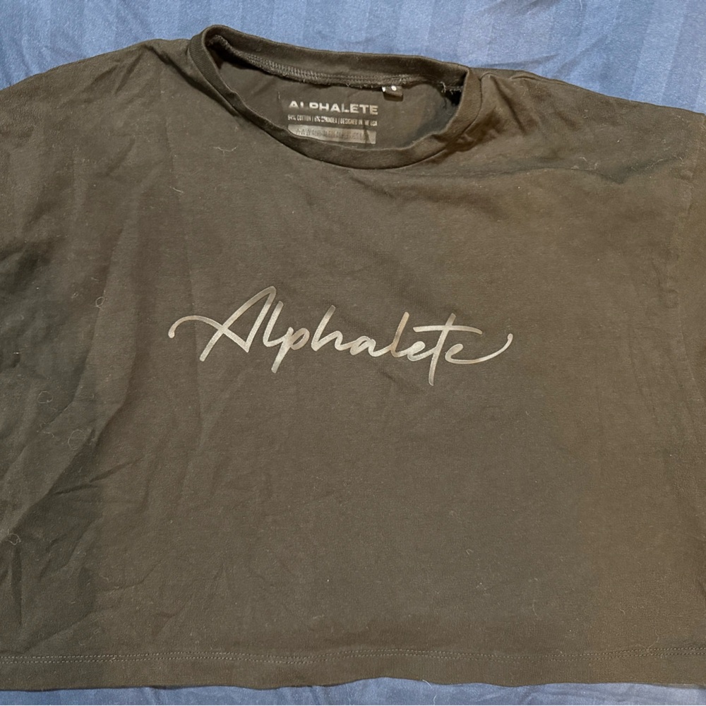 Alphalete cropped tee